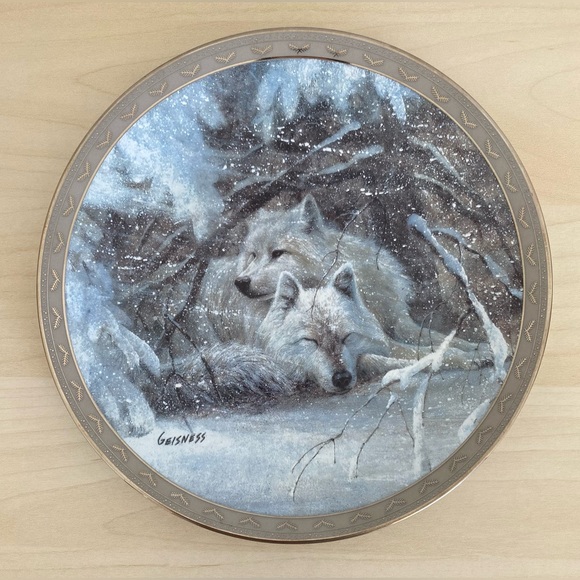 2 Bradford Exchange Wolf Plates - "Eyes in the Mist" & "Winter Lullaby" w/ COA - Picture 7 of 14